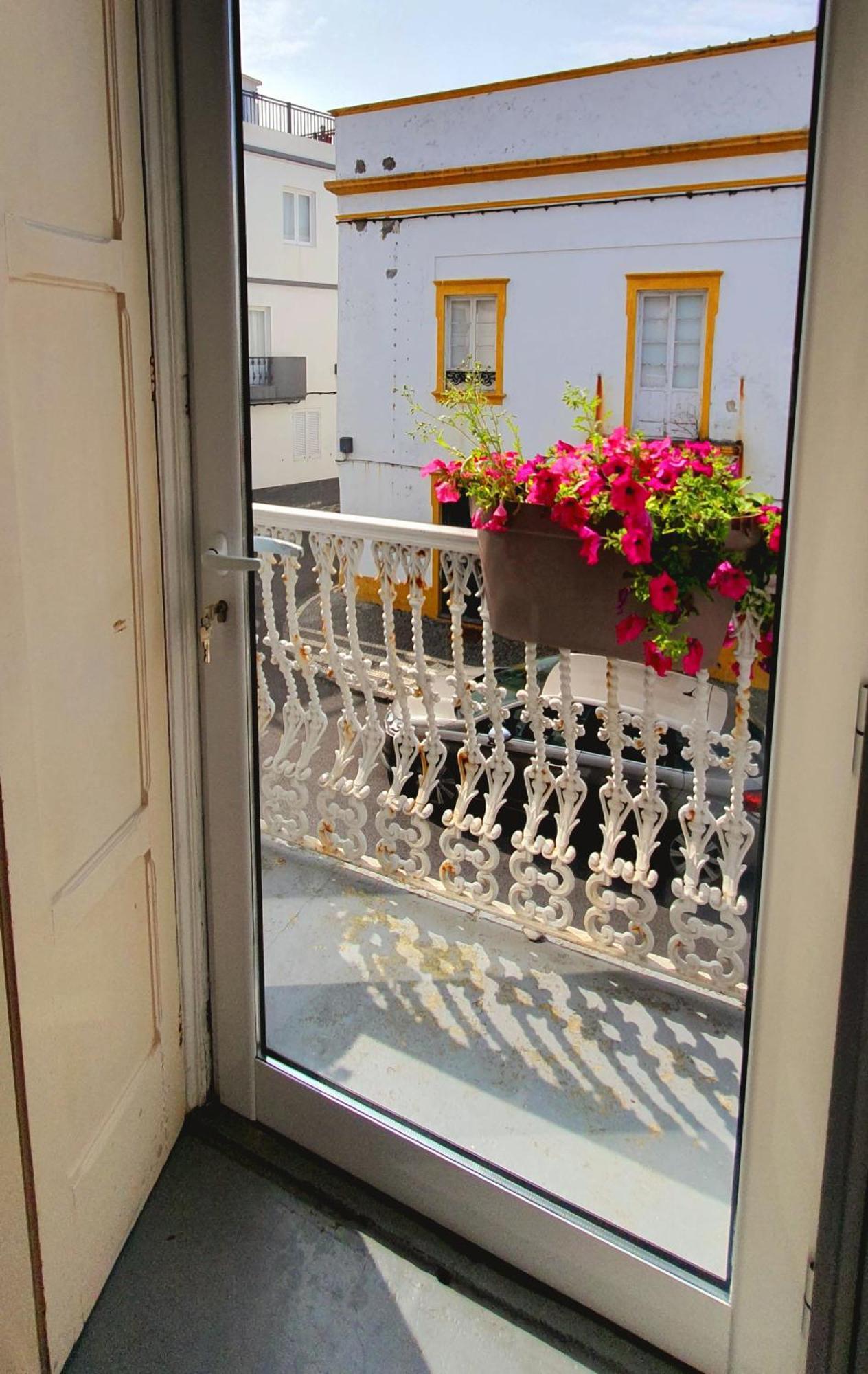 A-Tipica Guesthouse Ponta Delgada  Exterior photo