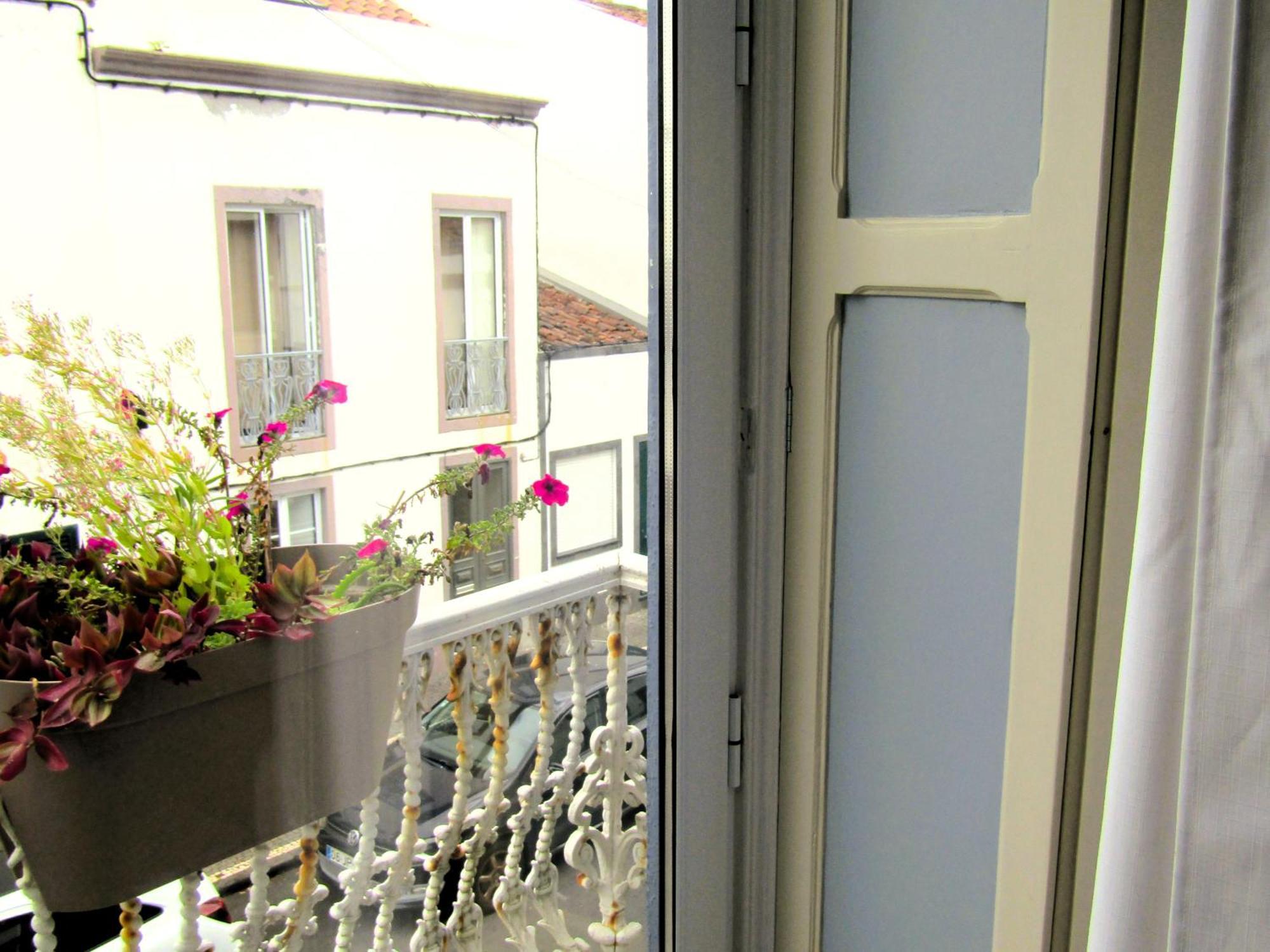 A-Tipica Guesthouse Ponta Delgada  Exterior photo